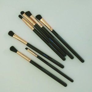EYE ESSENTIAL BRUSH SET
